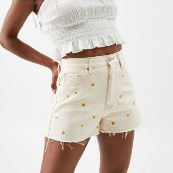 PacSun Daisy Embroidered Ultra High Rise Vintage Denim Cut Off Shorts Women's 27 - Picture 1 of 8